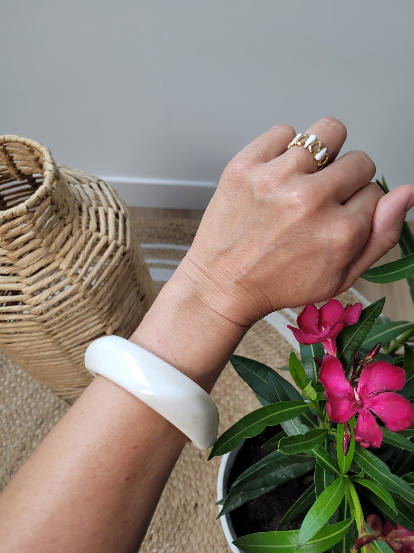 Luna - Bracelet jonc élégant résine