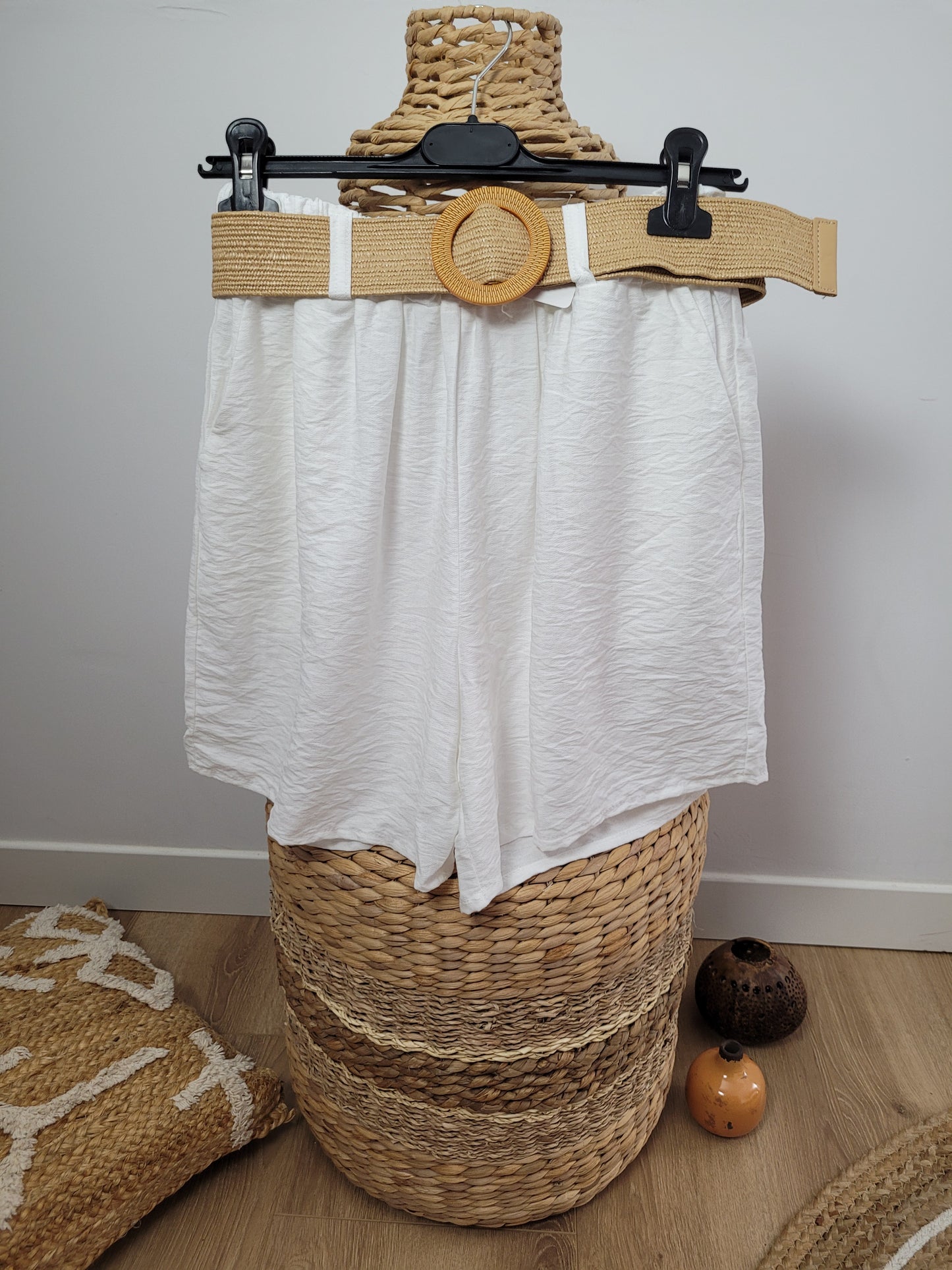 Salto - Short fluide avec ceinture intégrée, taille élastiquée.